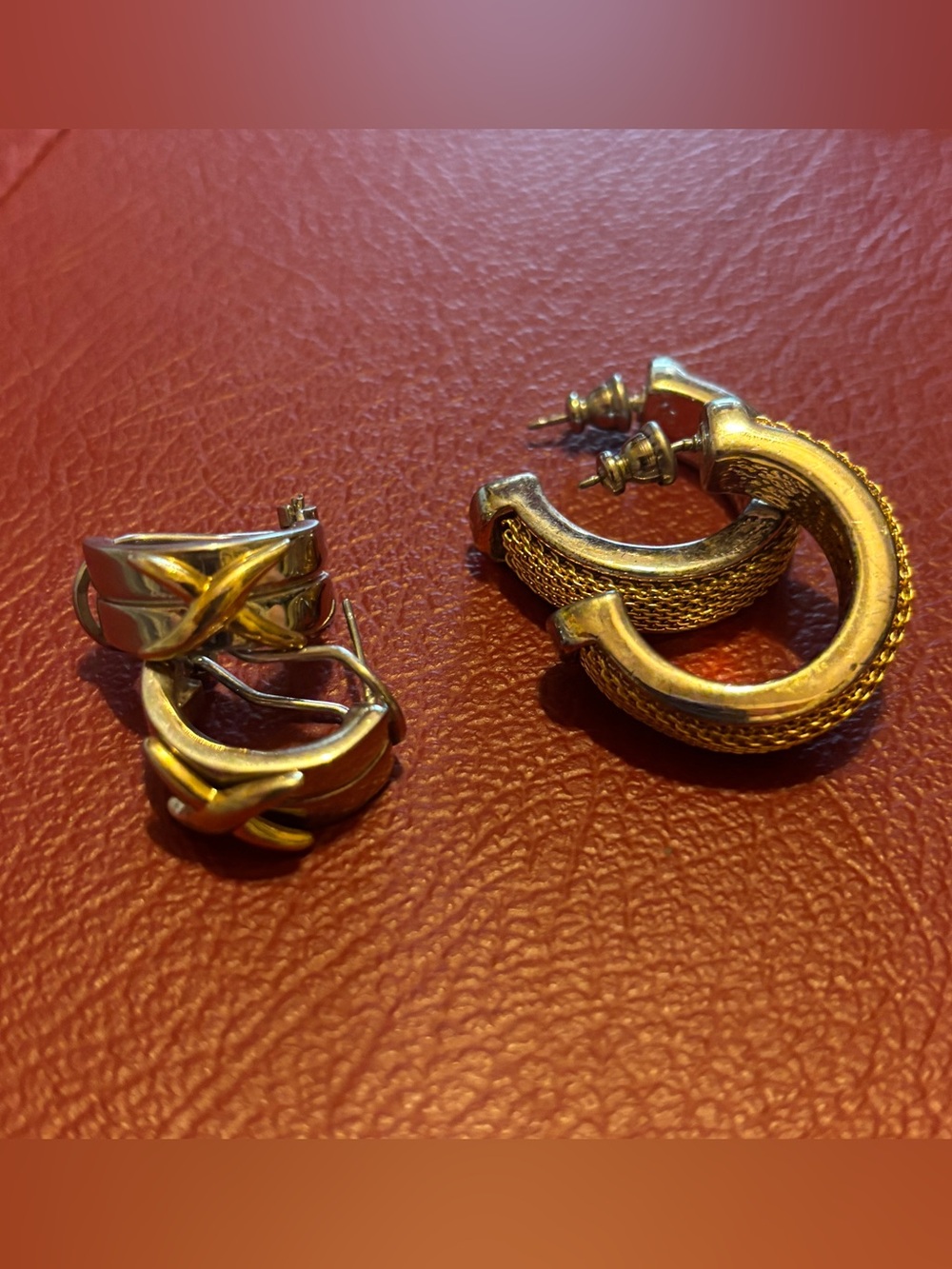 ✨2 Vintage Liz Claiborne Two-Tone Half-Hoop Earrings